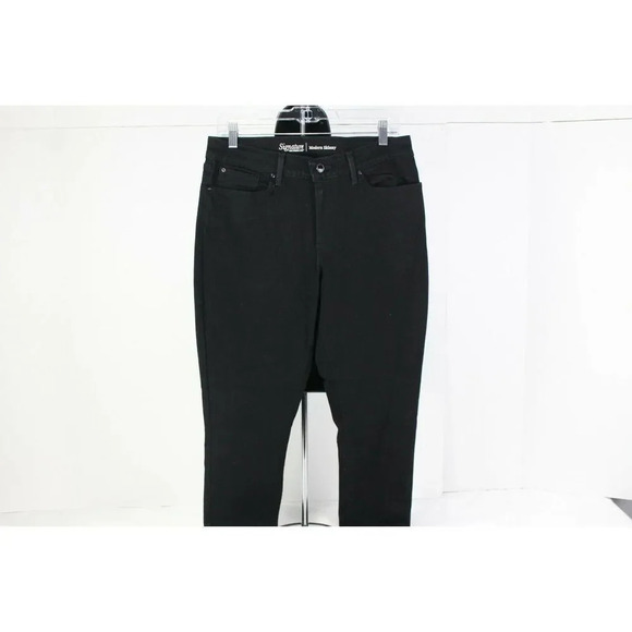 ladies SIGNATURE Levi Strauss jeans - Picture 2 of 9